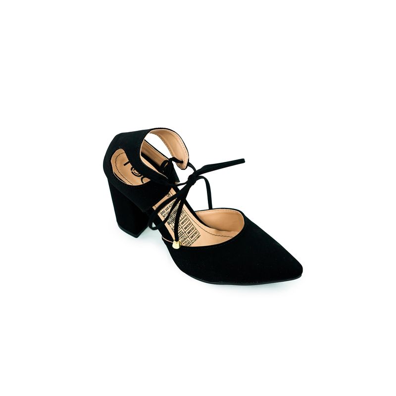TACONES-NEGROS-FOCAL-MUJER